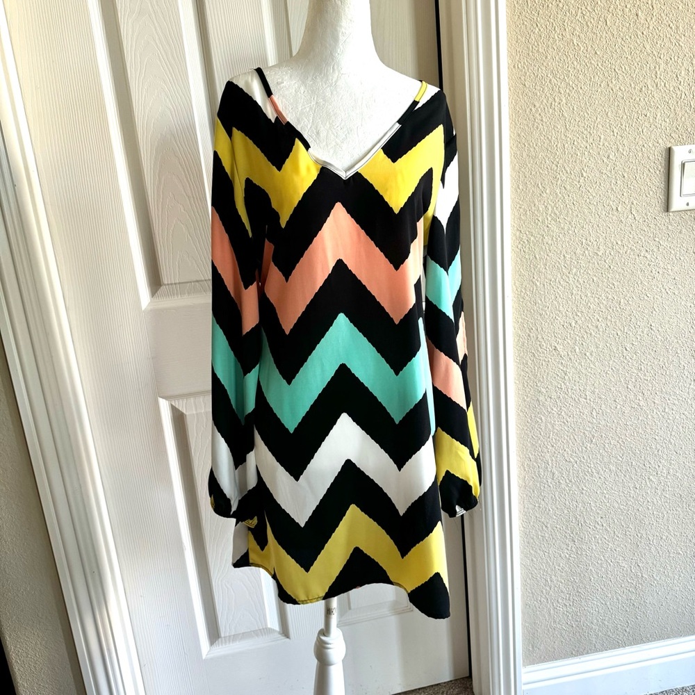 Love Culture Chevron Dress Back Zipper Long Sleeve Multicolor Size Small